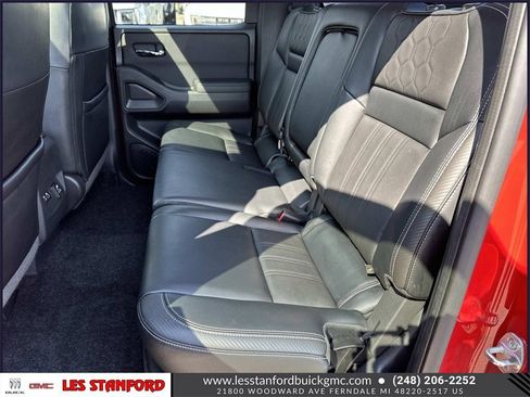 Used 2022 Nissan Frontier SV w/ SV Premium Package image 13