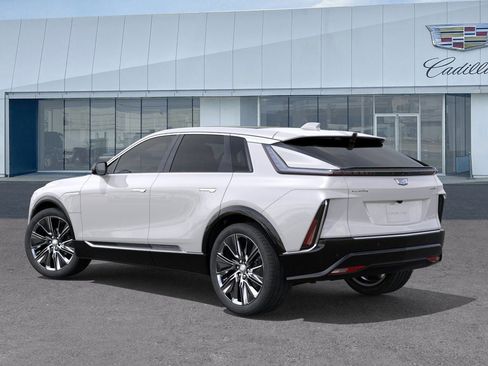 Used 2025 Cadillac Lyriq Luxury AWD/4WD image 34