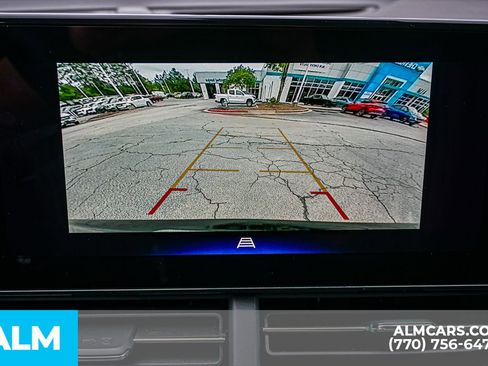 Used 2025 Chevrolet Trax LT w/ LT Convenience Package FWD image 38