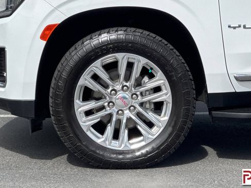 Certified 2024 GMC Yukon XL SLT w/ SLT Premium Package AWD/4WD image 34