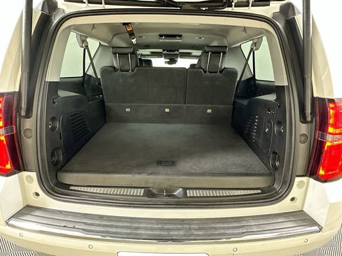 Used 2018 Chevrolet Suburban Premier image 29