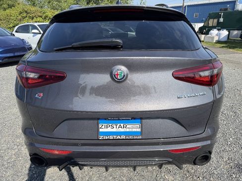 Used 2022 Alfa Romeo Stelvio Veloce AWD/4WD image 4