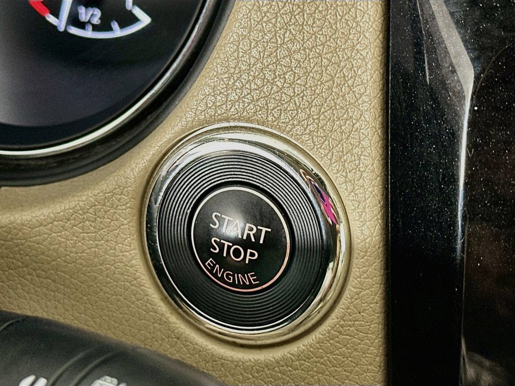 Used 2020 Nissan Rogue SV AWD/4WD image 20