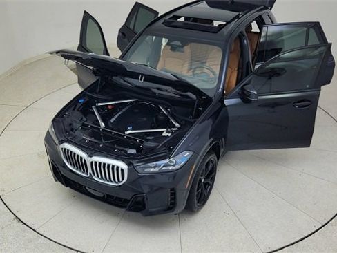 Used 2025 BMW X5 sDrive40i w/ M Sport Package image 91