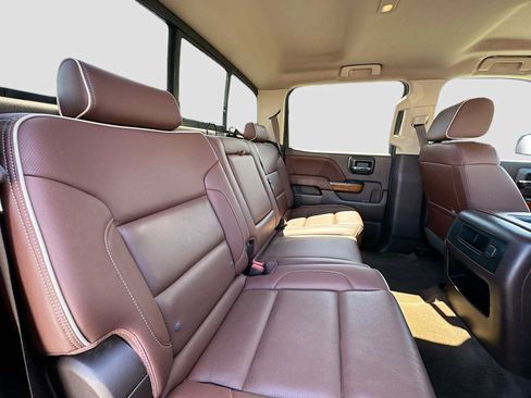 Used 2018 Chevrolet Silverado 1500 High Country AWD/4WD image 28