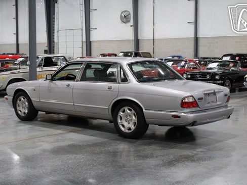 Used 2002 Jaguar XJ8 L Vanden Plas image 14