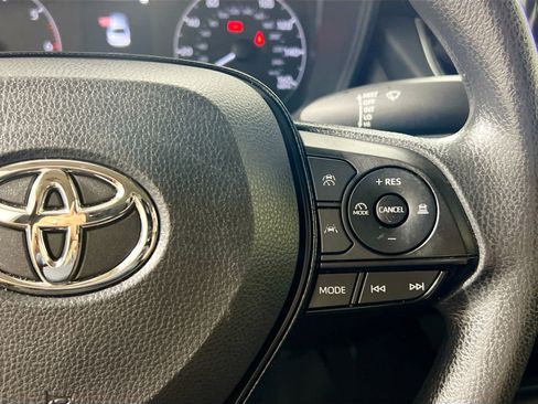 Used 2025 Toyota Corolla LE w/ Convenience Package image 19