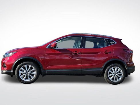 Used 2020 Nissan Rogue Sport SV w/ Technology Package image 2