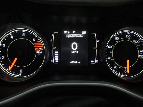 Used 2017 Jeep Cherokee Sport w/ Cold Weather Group image 19