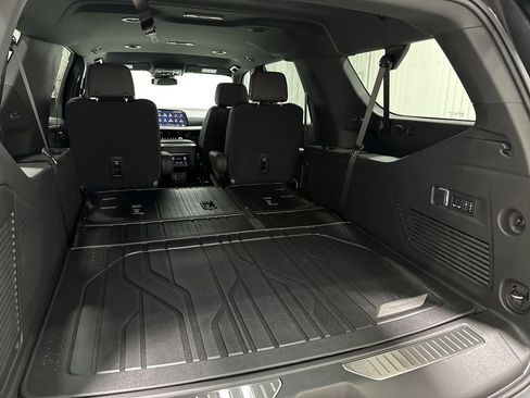 New 2026 Chevrolet Suburban Premier image 37