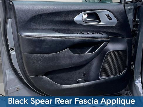 Used 2020 Chrysler Pacifica Limited w/ Advanced Safetytec Group image 20