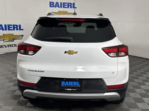 Used 2023 Chevrolet TrailBlazer LT w/ Convenience Package FWD image 4