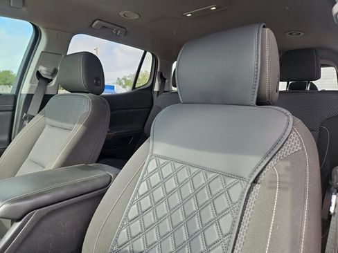 Used 2021 GMC Acadia SLE image 12