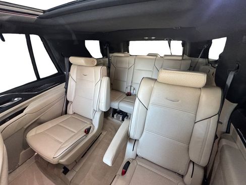Used 2022 Cadillac Escalade Premium Luxury w/ Performance Package image 15