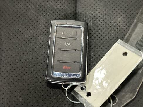 Used 2024 Jeep Grand Cherokee Altitude RWD image 32