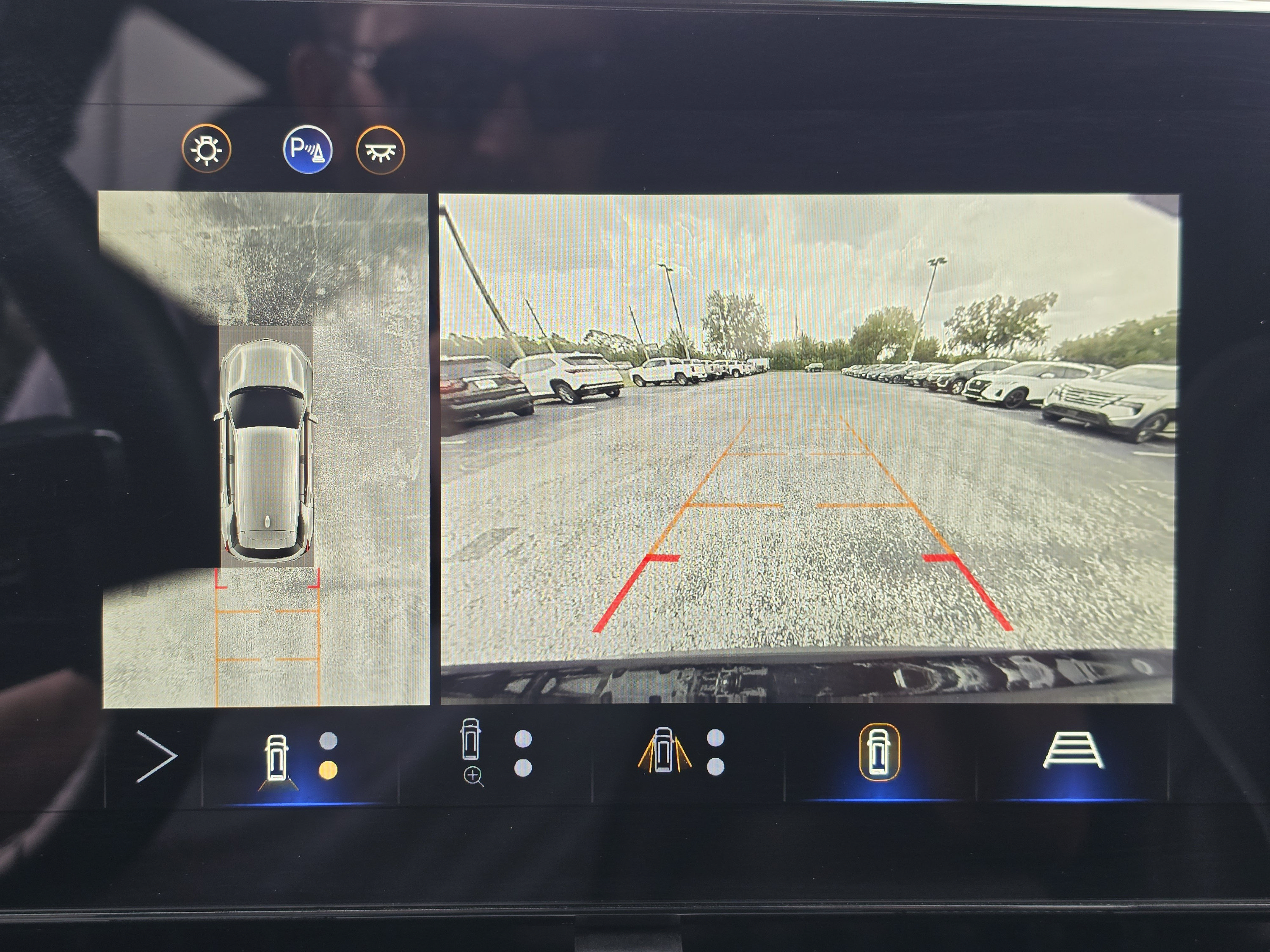 Used 2025 Chevrolet Equinox LT w/ Convenience Package II FWD image 29