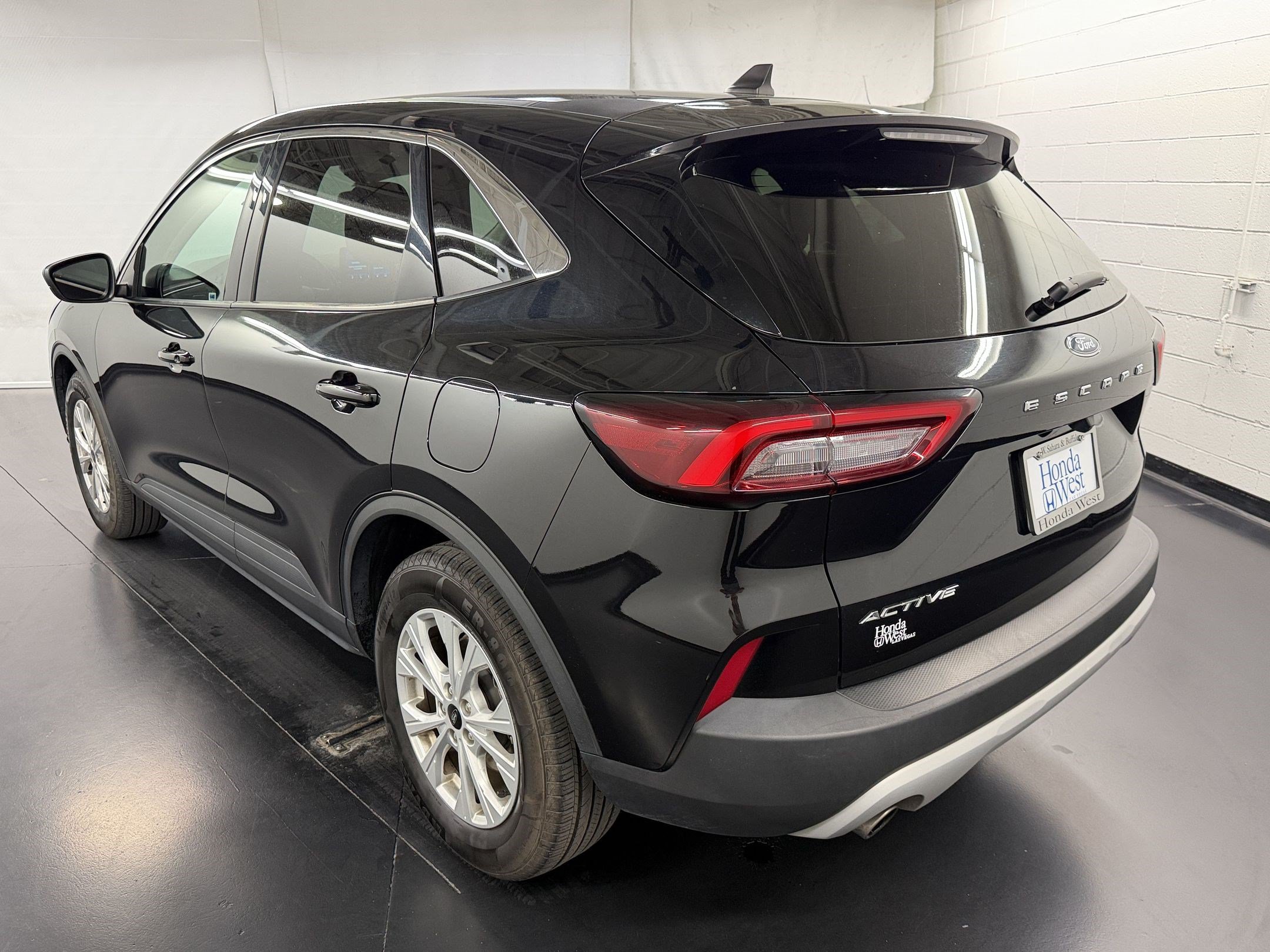 Used 2024 Ford Escape Active FWD image 3