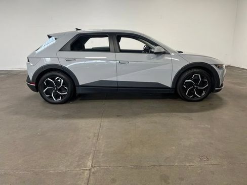 Used 2024 Hyundai Ioniq 5 SE RWD image 2