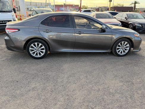 Used 2020 Toyota Camry LE image 4
