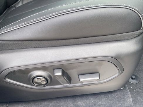 New 2025 Jeep Grand Cherokee Overland image 29