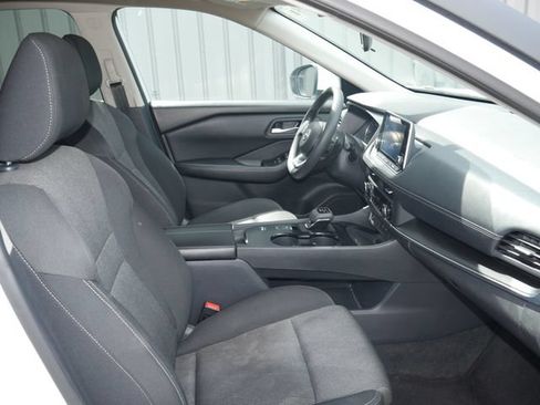 Used 2024 Nissan Rogue SV FWD image 22
