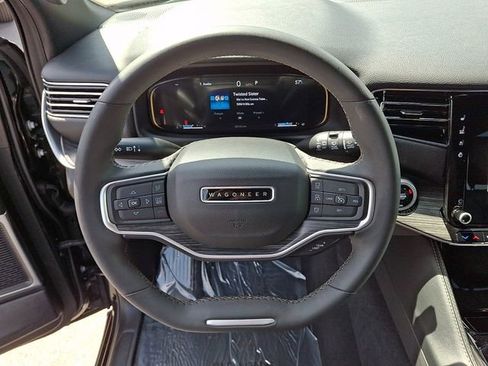 Used 2024 Jeep Wagoneer L Series II w/ Flexible Seating Group image 19