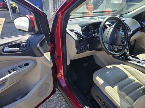Used 2018 Ford Escape Titanium w/ Ford Safe & Smart Package AWD/4WD image 13