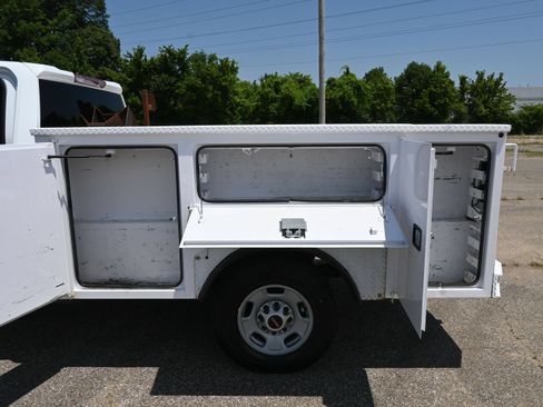 Used 2024 GMC Sierra 2500 Pro w/ Convenience Package AWD/4WD image 18