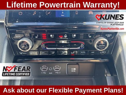 Used 2023 Jeep Grand Cherokee Overland w/ Luxury Tech Group IV image 23