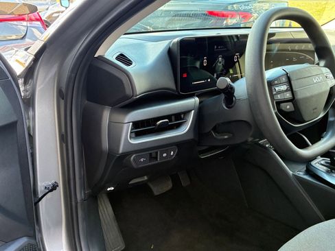 Used 2025 Kia K4 FWD image 33