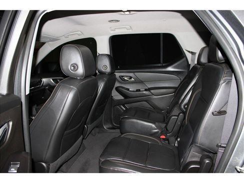 Used 2020 Chevrolet Traverse RS image 14