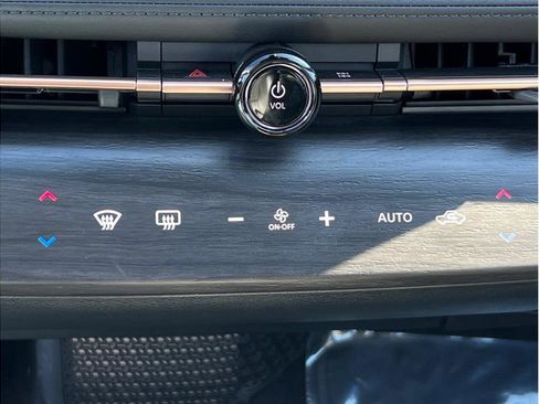 Used 2023 Nissan Ariya FWD image 16