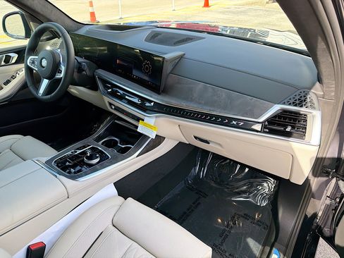 New 2027 BMW X7 xDrive40i w/ Executive Package AWD/4WD image 13