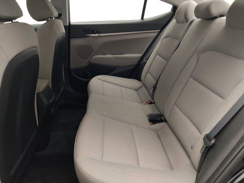 Used 2018 Hyundai Elantra SE FWD image 18