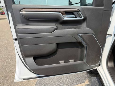 Used 2025 Chevrolet Silverado 2500 LT w/ Convenience Package AWD/4WD image 25