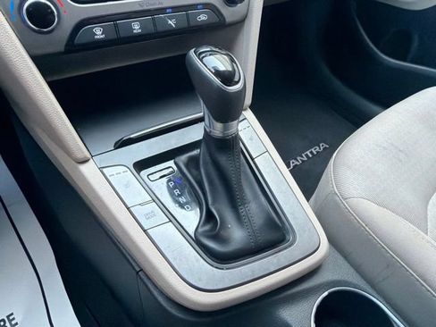Used 2017 Hyundai Elantra Value Edition FWD image 31