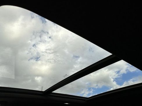 Used 2021 Chevrolet Suburban High Country image 10