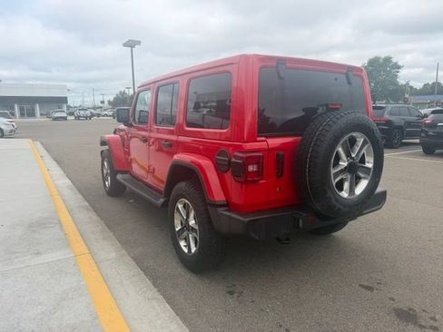 Used 2020 Jeep Wrangler Unlimited Sahara w/ LED Lighting Group AWD/4WD image 5