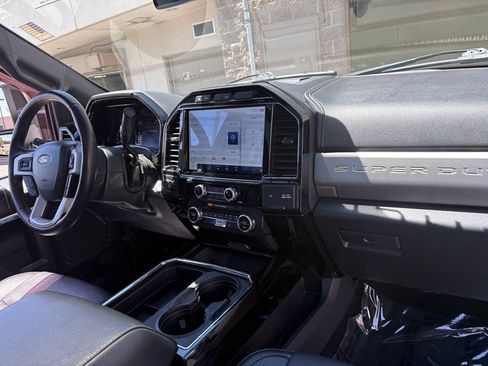 Used 2022 Ford F250 Lariat w/ Black Appearance Package AWD/4WD image 34