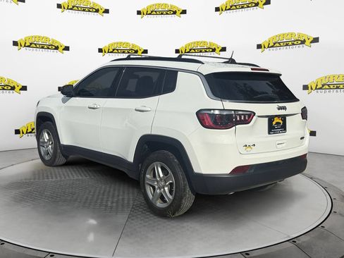 Used 2023 Jeep Compass Latitude AWD/4WD image 3