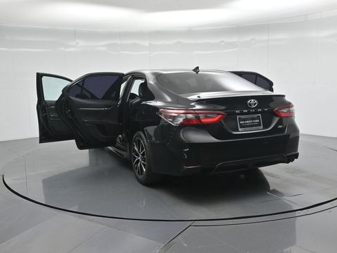 Used 2022 Toyota Camry SE image 33