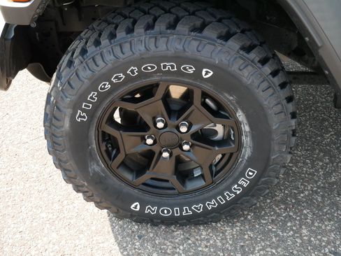 Used 2023 Jeep Wrangler Unlimited w/ Cold Weather Group AWD/4WD image 15