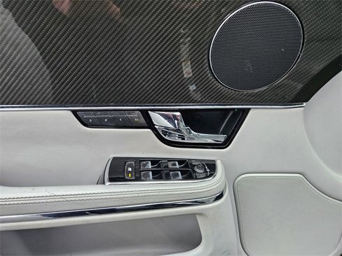 Used 2011 Jaguar XJ image 15