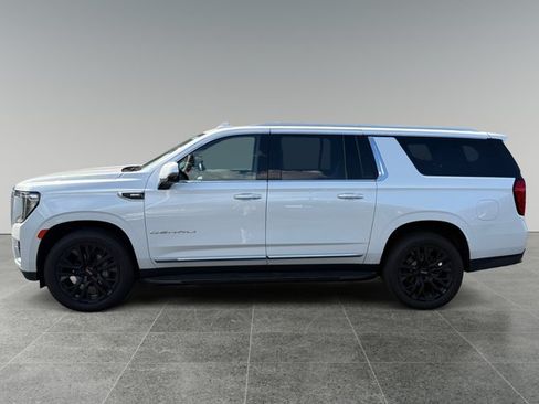 Used 2021 GMC Yukon XL Denali AWD/4WD image 2