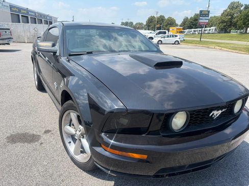 Used 2009 Ford Mustang GT RWD image 9