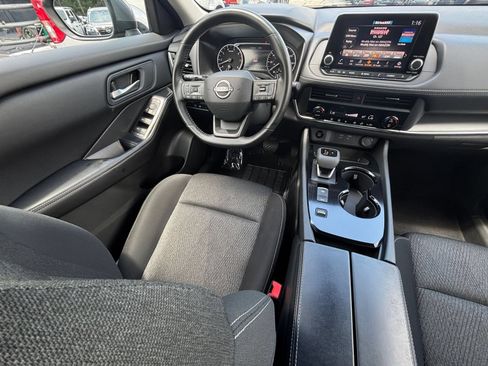Used 2025 Nissan Rogue SV FWD image 36