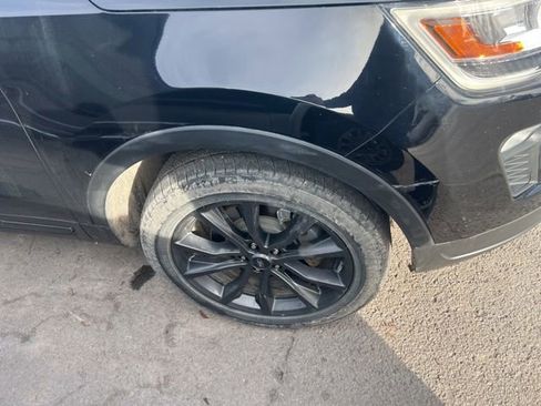 Used 2018 Ford Explorer XLT w/ Equipment Group 202A image 7