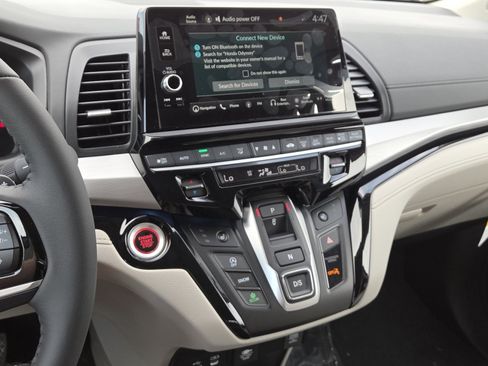 New 2026 Honda Odyssey Touring image 29