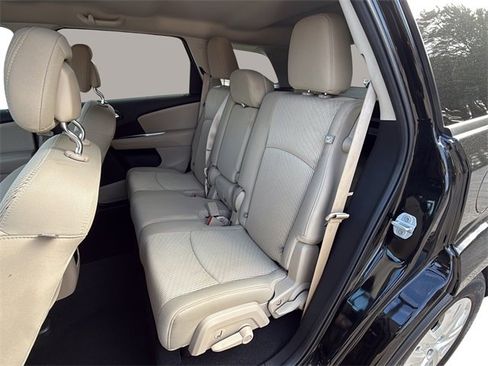 Used 2020 Dodge Journey SE image 40