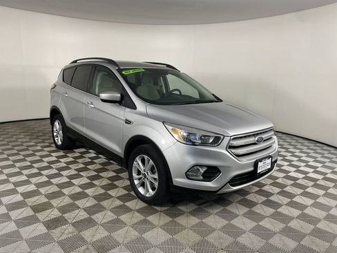 Used 2018 Ford Escape SE FWD image 25